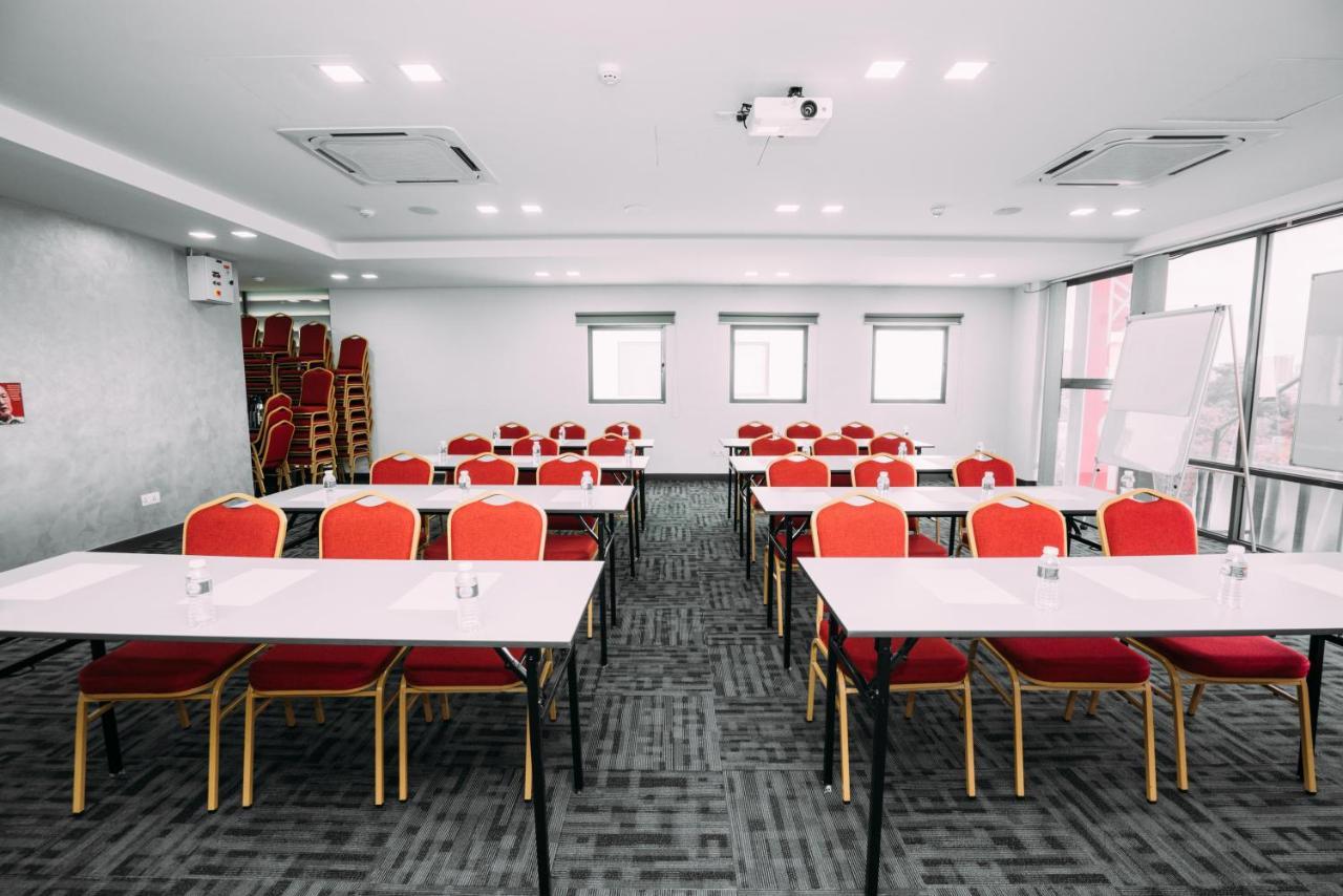 B Lot Hotel Куала-Лумпур Экстерьер фото